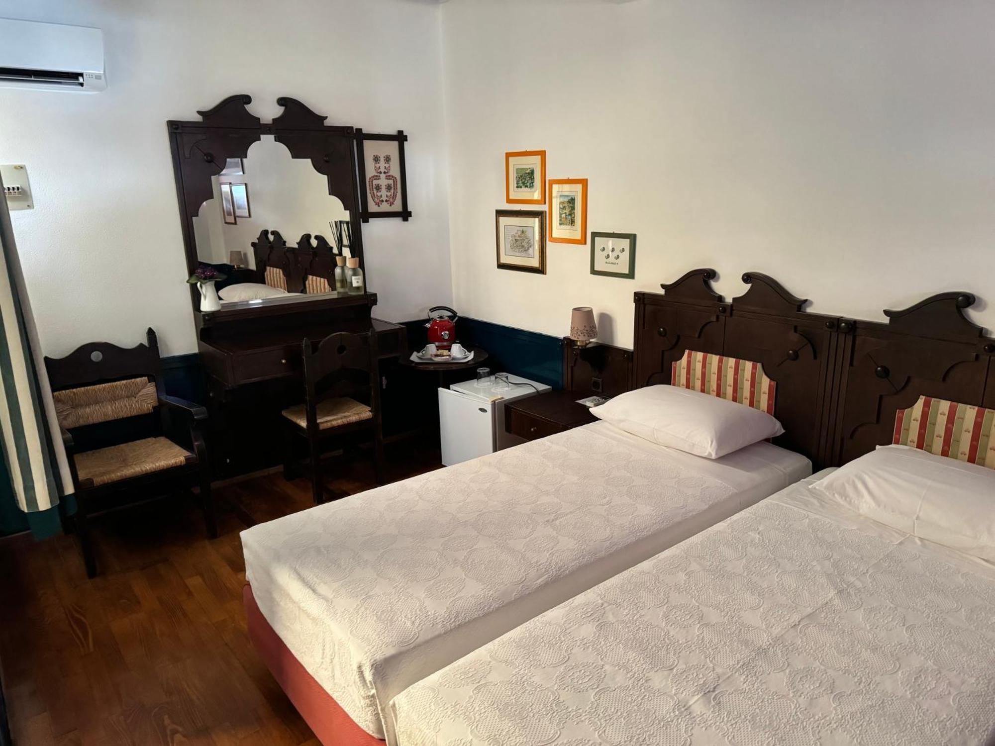 Hotel Aliki ซีมี ภายนอก รูปภาพ